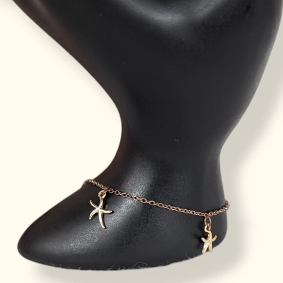 (2/$20) Dainty Starfish & Rhinestone Bracelet - Picture 2 of 5